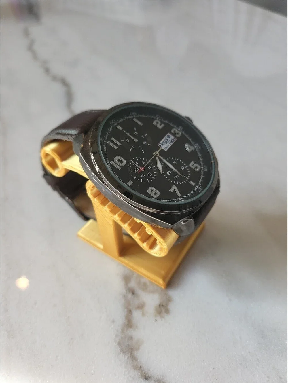 Men's Quartz Watch Working New Battery Automobilia 50mm Regal Ride Shock Absorbs